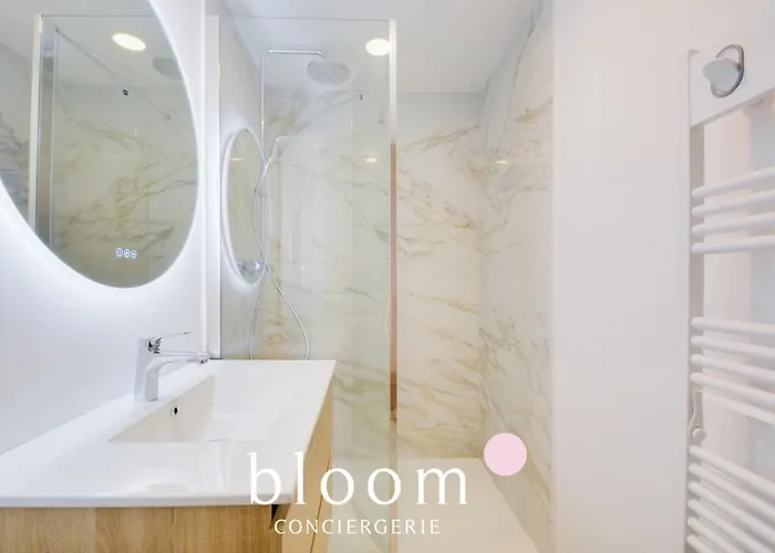 Апартаменты Centre Entierement Renove *